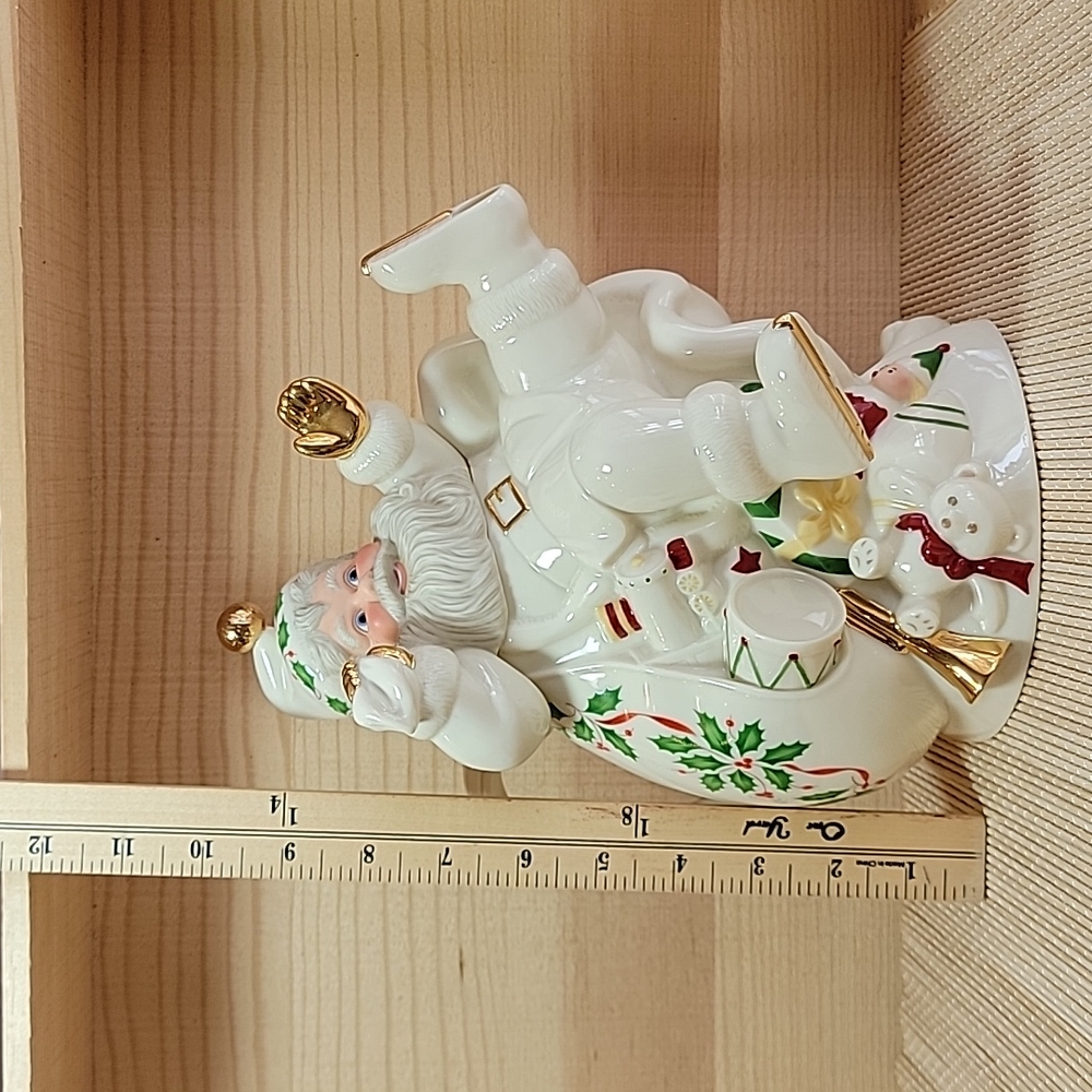Lenox Vintage Holiday Skating Santa Teapot - Picture 7 of 10